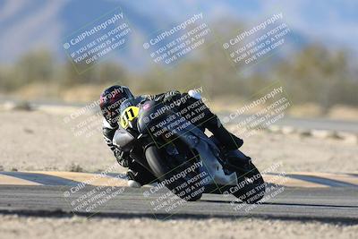 media/Dec-07-2025-CVMA (Sun) [[3e7d2de5dc]]/Race 12- Formula 40 MW and LW/